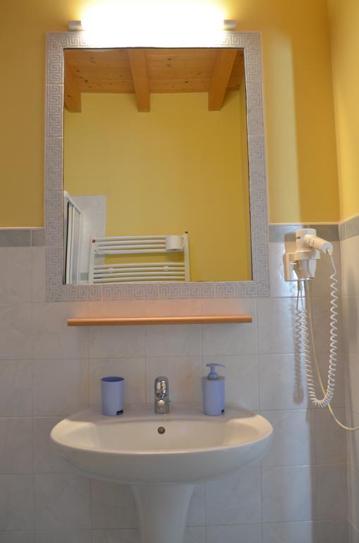 Agriturismo Dondino Cavriana ภายนอก รูปภาพ